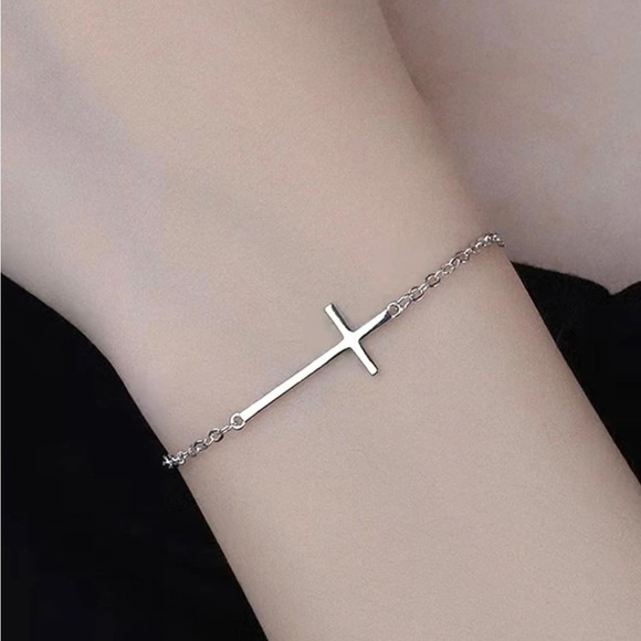 Jewelry - Women’s Cross Bracelet